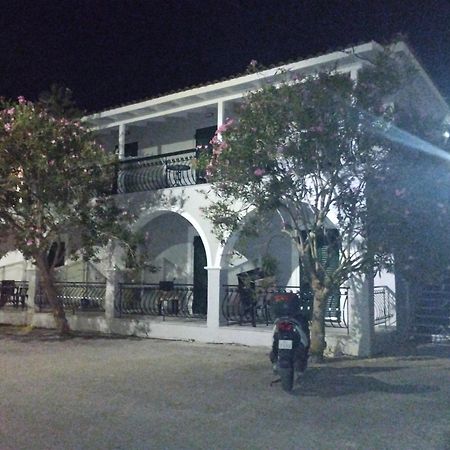 Panos Apartments لاغاناس المظهر الخارجي الصورة